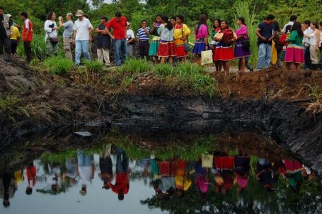Indigenous women  oil pollution l